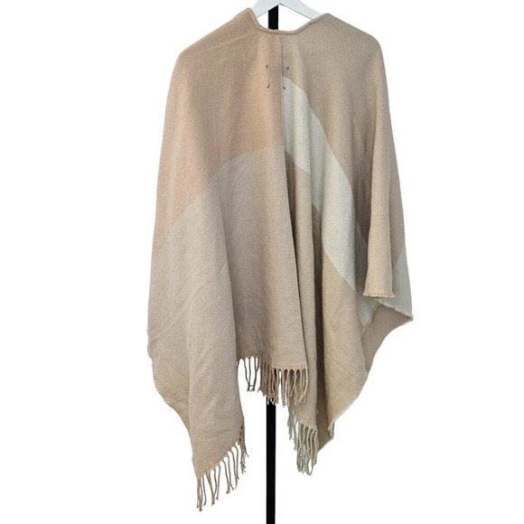 Soia & Kyo Womens Cape Shawl Color Block One Size Tassel Wrap - Picture 4 of 8